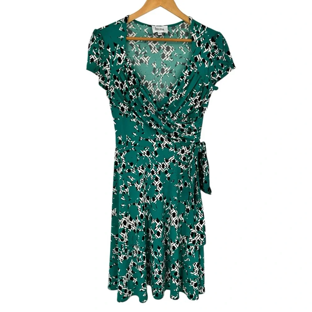 Leota Green Floral Geometric Print Faux Wrap Dress size Petite Small Cap Sleeve - Picture 1 of 10